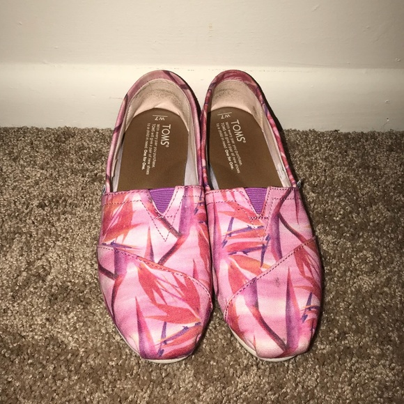 Toms - Picture 2 of 2